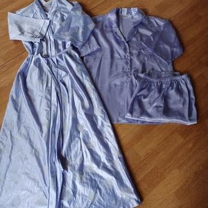 Pajamas set with robe size small Mary Ann's Boutique Lavender color